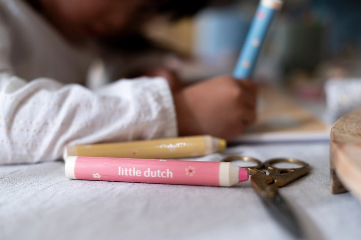 Little Dutch magisch knutselboek Rosa & Friends - compleet met 3 houten kleurpotloden - toverkrassen - creatief speelgoed 2 jaar — afbeelding 11