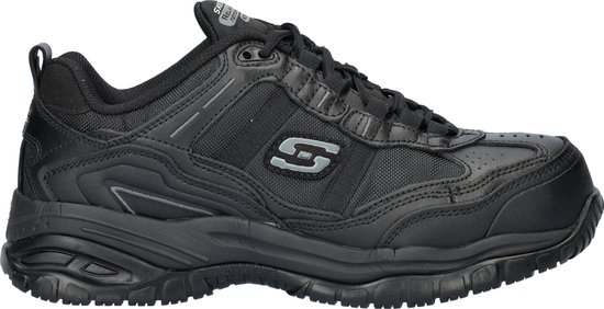 Zwarte Skechers werkschoen, zijaanzicht met veters, S-logo en 'Relaxed Fit Memory Foam' op de tong.