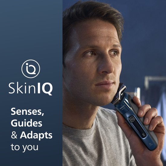 Homme utilisant le rasoir Philips Série 7000, technologie SkinIQ qui sent, guide et s'adapte.