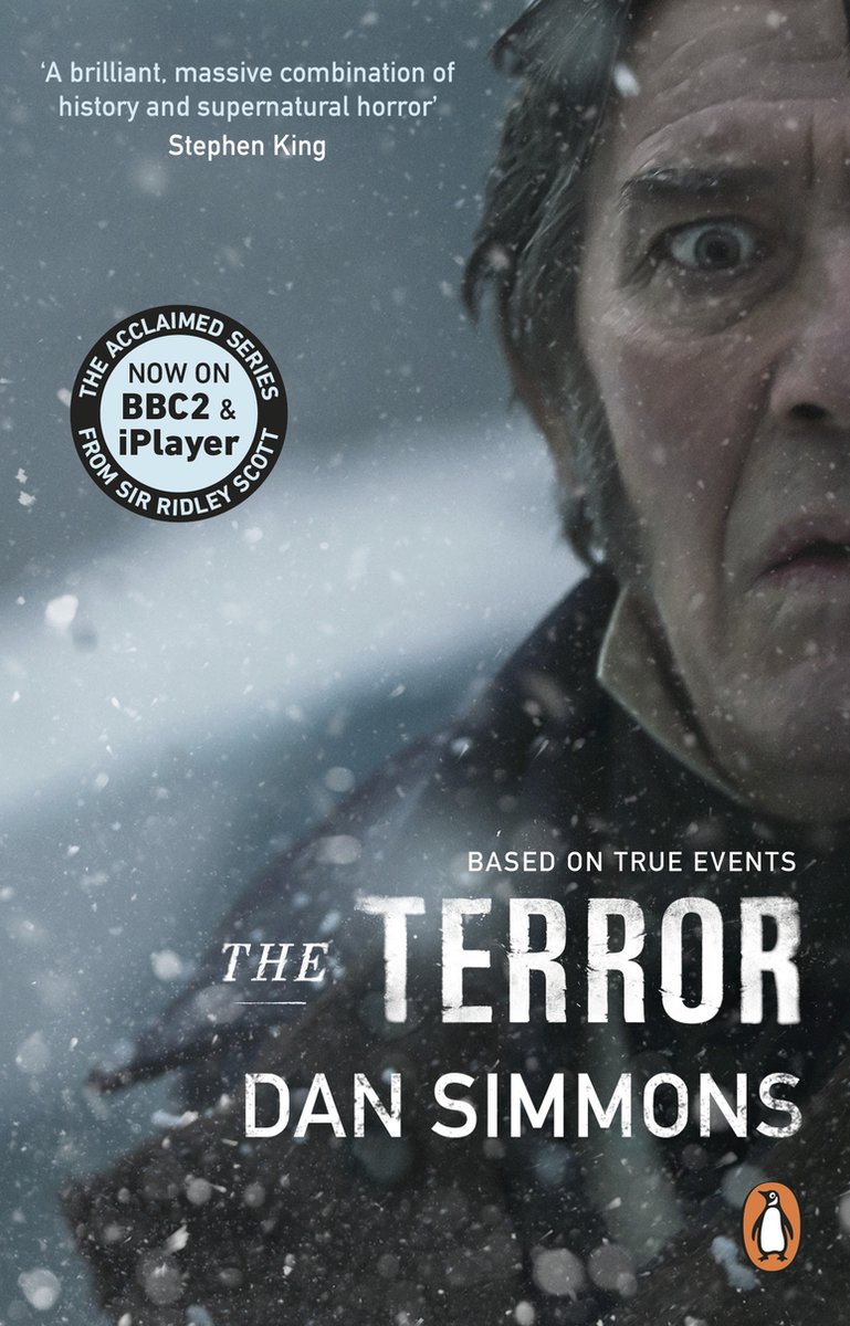 Boekcover van 'The Terror' door Dan Simmons, met een angstige man in de sneeuw. "The Terror, Dan Simmons"