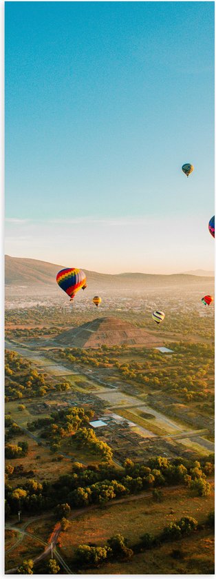 WallClassics - Poster Glanzend – Luchtballonnen zwevend door de lucht - 20x60 cm Foto op Posterpapier met Glanzende Afwerking