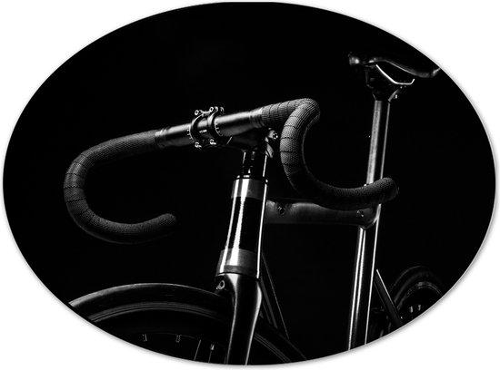 WallClassics - Dibond Ovaal - Zwarte Racefiets op Zwarte Achtergrond - 28x21 cm Foto op Ovaal (Met Ophangsysteem)