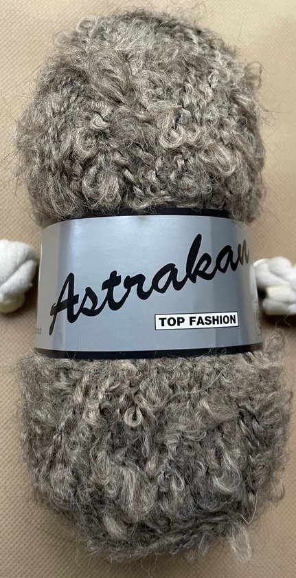 Chenille 4 Lammy Yarns - Wolcafé is de winkel voor haken, breien, amigurumi, workshops en meer