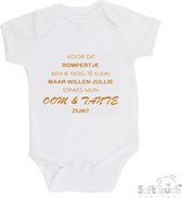 100% katoenen Romper "Voor dit rompertje ben ik nog te klein maar willen jullie straks mijn Oom & Tante zijn? " Unisex Katoen Wit/tan Maat 62/68