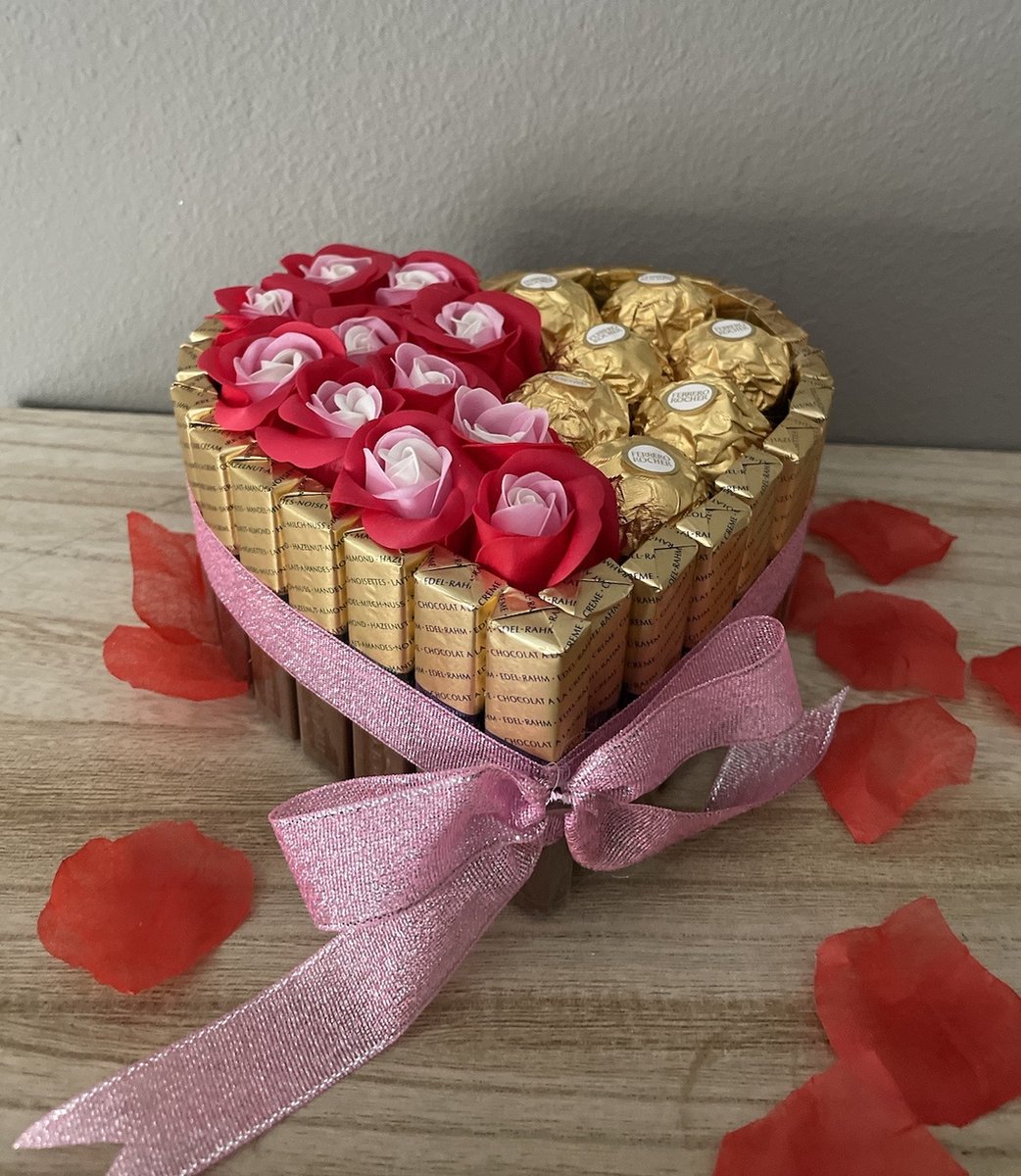 Geschenk hart - Valentijn cadeau - Geschenk Kerst - Chocolade Geschenk Hart - Geschenk voor haar of hem - Cadeau idee - Handgemaakt
