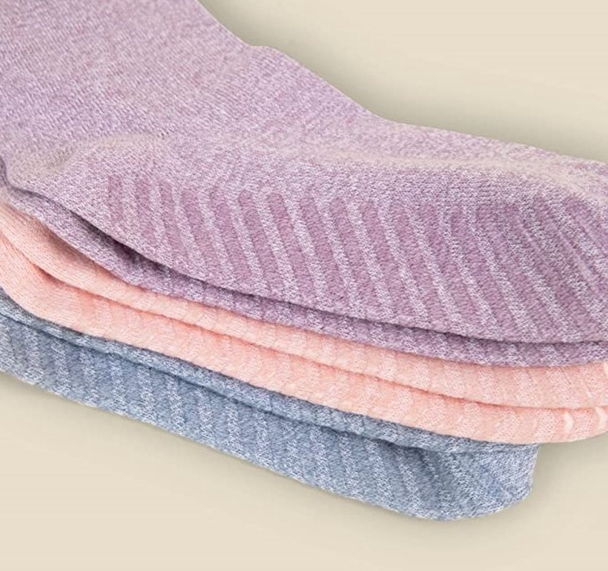 Malinsi® Sokken Antislip 3-Pack - 3 Paar Lichte kleuren maat 36-41 - Huissokken Dames en Heren anti slip - Gripsokken voor Yoga Pilates Ballerina Ballet - Fietssokken Wielrensokken Fiets tennissokken & Voetbal — cadeau in Cadeau-ideeën - foto 2