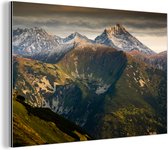 Wanddecoratie Metaal - Aluminium Schilderij Industrieel - Een donkere lucht boven het Nationaal Park Tatra in Slowakije - 90x60 cm - Dibond - Foto op aluminium - Industriële muurdecoratie - Voor de woonkamer/slaapkamer