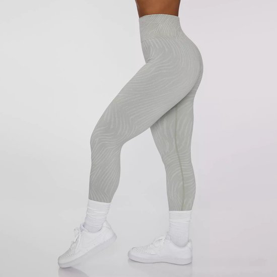 Sportchic - Sportlegging dames - High waist – Yoga legging - Squatproof - Sportbroek - Hardloopbroek - Sportlegging - Tiktok legging - Booty Scrunch - Dierenprint - Licht Groen – L