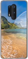 Geschikt voor OnePlus 8 Pro hoesje - Een mooie regenboog bij Tunnels Beach op Hawaii - Siliconen Telefoonhoesje