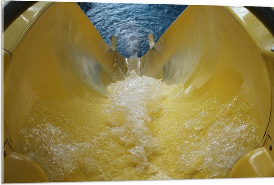 WallClassics - Verre Acrylique - Toboggan Jaune avec Water Courante - 105x70 cm Photo sur Verre Acrylique (Avec Système d'accrochage)