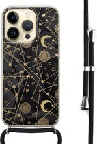 Hoesje met koord - Geschikt voor iPhone 14 Pro - Sterren, zon, maan - Verstelbaar zwart koord - Zwart, Transparant - Sterren - Leuke Telefoonhoesjes