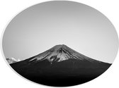 WallClassics - PVC Schuimplaat Ovaal - Berg met Sneeuwtop (zwart/wit) - 28x21 cm Foto op Ovaal  (Met Ophangsysteem)