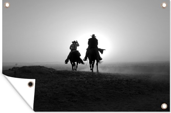 Tuindecoratie Twee cowboys op paarden bij zonsondergang - zwart wit - 60x40 cm - Tuinposter - Tuindoek - Buitenposter