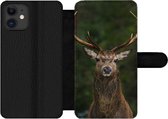 Telefoonhoesje Geschikt voor iPhone 12 Pro Max telefoonhoesje - Hert - Gewei - Natuur - Met vakjes - Wallet case met magneetsluiting