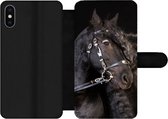 Telefoonhoesje Geschikt voor iPhone XS telefoonhoesje - Paard - Halster - Manen - Met vakjes - Wallet case met magneetsluiting