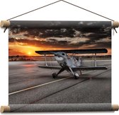 WallClassics - Affiche textile - Klein avion sur piste - 40x30 cm Photo sur textile