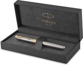 Parker Sonnet rollerballpen | roestvrij staal met gouden trim | fijne punt zwarte inkt | geschenkverpakking