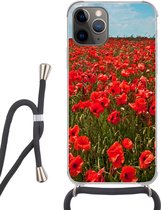 Coque avec cordon iPhone 13 Pro Max - Une prairie pleine de coquelicots - Siliconen - Bandoulière - Coque arrière avec cordon - Coque pour téléphone avec cordon - Coque avec corde
