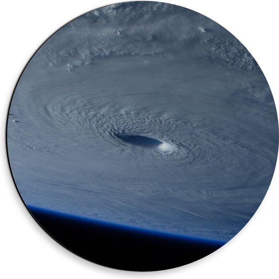 WallClassics - Dibond Muurcirkel - Orkaan vanuit de Ruimte - 30x30 cm Foto op Aluminium Muurcirkel (met ophangsysteem)