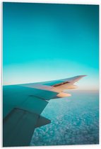 WallClassics - PVC Schuimplaat- Witte Vleugel van Vliegtuig boven Schapenwolken - 60x90 cm Foto op PVC Schuimplaat