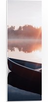 WallClassics - Plaque de Mousse PVC - Rayons de Soleil sur l' Water au Bateau en Bois - Photo 20x60 cm sur Plaque de Mousse PVC (Avec Système d'accrochage)