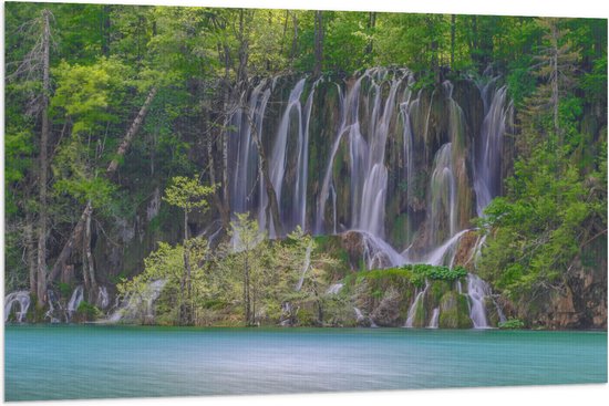 WallClassics - Drapeau - Belle Cascade dans la Forêt - 120x80 cm Photo sur Drapeau Polyester