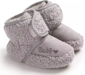 Zachte en warme sloffen - Pantoffels voor baby van Baby-Slofje - Lichtgrijs - maat 12-18 maanden