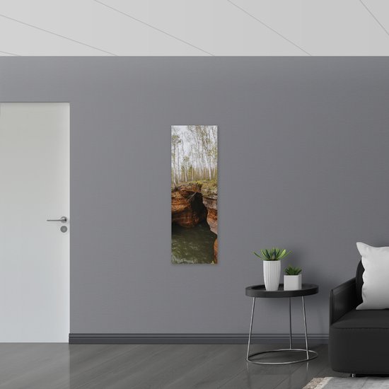 WallClassics - Poster (Matte) - Rivière qui coule sous le pont - 40x120 cm Photo sur papier affiche avec un aspect mat