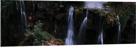 WallClassics - Acrylglas - Watervallen in de Natuur - 150x50 cm Foto op Acrylglas (Wanddecoratie op Acrylaat)
