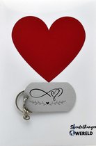 Romantiek sleutelhanger inclusief kaart - romantiek cadeau - romantisch - Leuk kado voor je romantisch persoon om te geven - 2.9 x 5.4CM