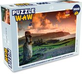 Puzzel Eenzaam Moai standbeeld met een oranje lucht in Chili - Legpuzzel - Puzzel 1000 stukjes volwassenen