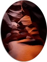 WallClassics - PVC Schuimplaat Ovaal - Gang bij Antelope Canyon - 72x96 cm Foto op Ovaal  (Met Ophangsysteem)