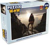 Puzzel Eenzame bergbeklimmer op een berg - Legpuzzel - Puzzel 500 stukjes