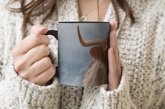 Magische Mok - Foto op Warmte Mokken - Koffiemok - Schotse hooglander - Koe - Hoorn - Magic Mok - Beker - 350 ML - Theemok