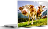 Laptop sticker - 15.6 inch - Koeien - Bergen - Gras - Landschap - Alpen - 36x27,5cm - Laptopstickers - Laptop skin - Cover