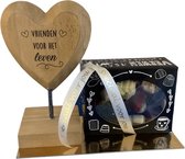Wooden Heart - Vrienden - Bonbons - Lint: Speciaal voor jou - Cadeauverpakking
