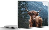 Laptop sticker - 14 inch - Schotse hooglander - Bos - Bergen - 32x5x23x5cm - Laptopstickers - Laptop skin - Cover