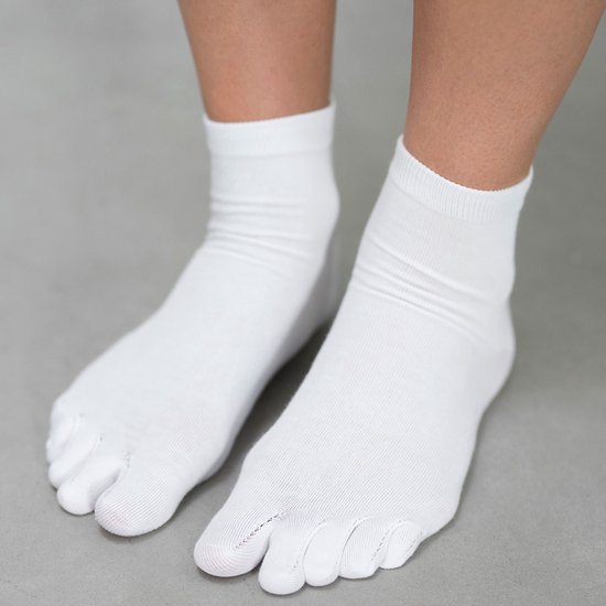 Bonnie Doon Teen Sokken Wit Dames maat 36/42 - Plain Toe Sock - Yoga sokken - Gladde Teennaad - Teensokken - Toesocks - 1 paar - Teenslipper sokken - Geen vervelende naden - Quarter - White - BN061065.103