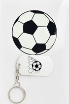 voetbal sleutelhanger inclusief kaart - sport cadeau - sporten - Leuk kado voor je sporter om te geven - 2.9 x 5.4CM