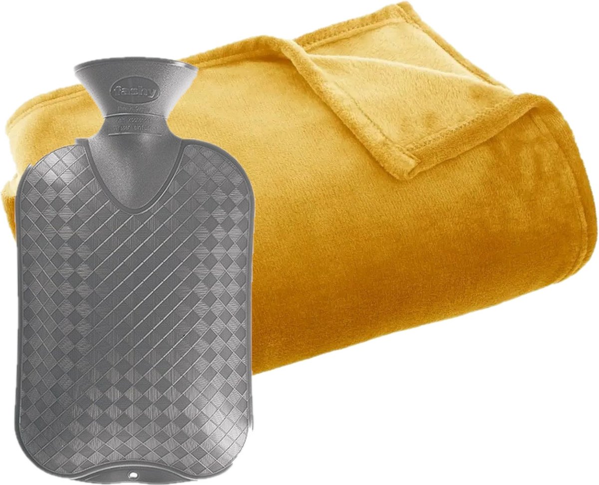 Fleece deken/plaid Oker Geel 130 x 180 cm en een warmwater kruik 2 liter