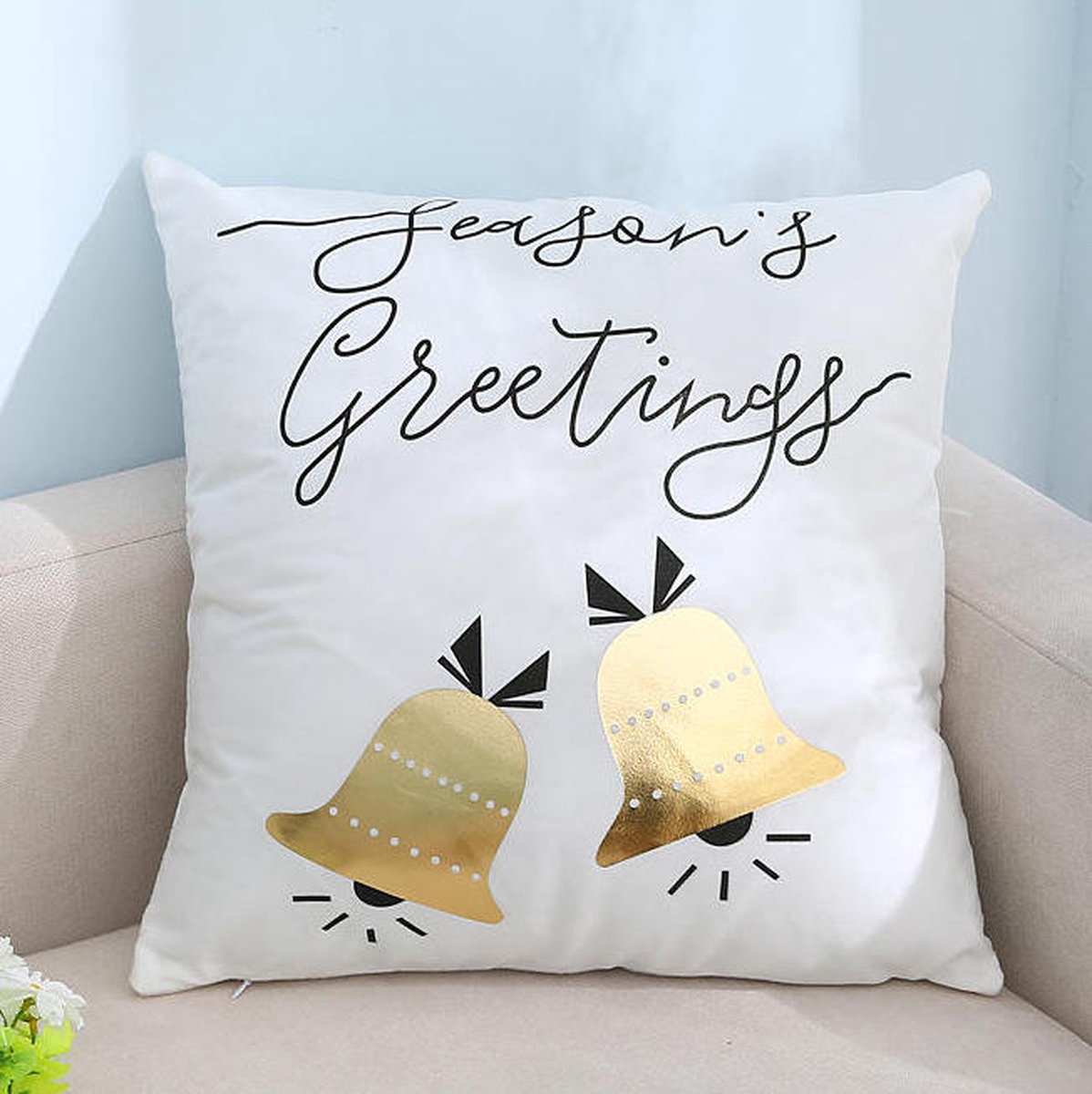 Without Lemon - Kerst Kussenhoes - Wit met gouden Kerstbel "Season's Greetings" - Kerst kussen - Kerstdagen - Feestdagen - Kerst - Decoratie - Woondecoratie - Kussenslopen - December - Cadeau
