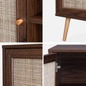 Detailopnamen van een donkerbruin tv-meubel met rieten deuren, houten knopjes en schuine pootjes.