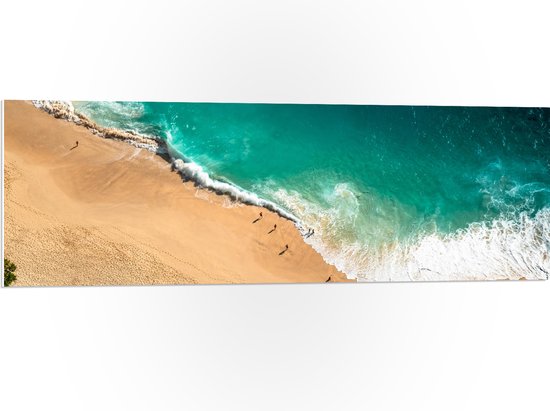 WallClassics - PVC Schuimplaat - Golven op het Strand van Boven - 120x40 cm Foto op PVC Schuimplaat (Met Ophangsysteem)