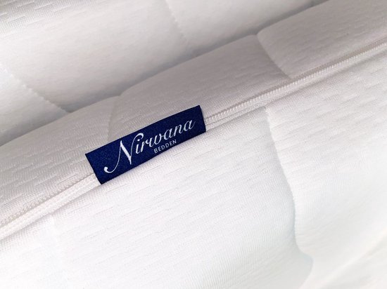 Nirwana Bedden Topper 190x220 - Topmatras - Topdekmatras- 7cm dik - HR Koudschuim - Afritsbaar en wasbaar - CertiPUR® Gecertificeerd - Medium Hardheid - Matrastopper