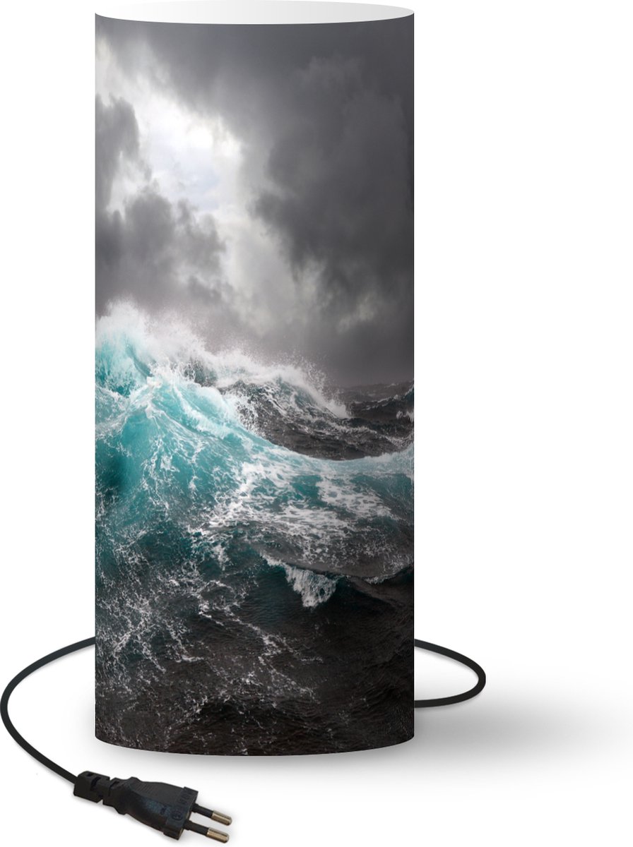 Lamp - Nachtlampje - Tafellamp slaapkamer - Oceaan - Storm - Golf - 54 cm hoog - Ø22.9 cm - Inclusief LED lamp