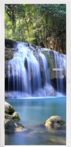 Deursticker Rotsen onder de watervallen van nationaal park Erawan - 75x205 cm - Deurposter