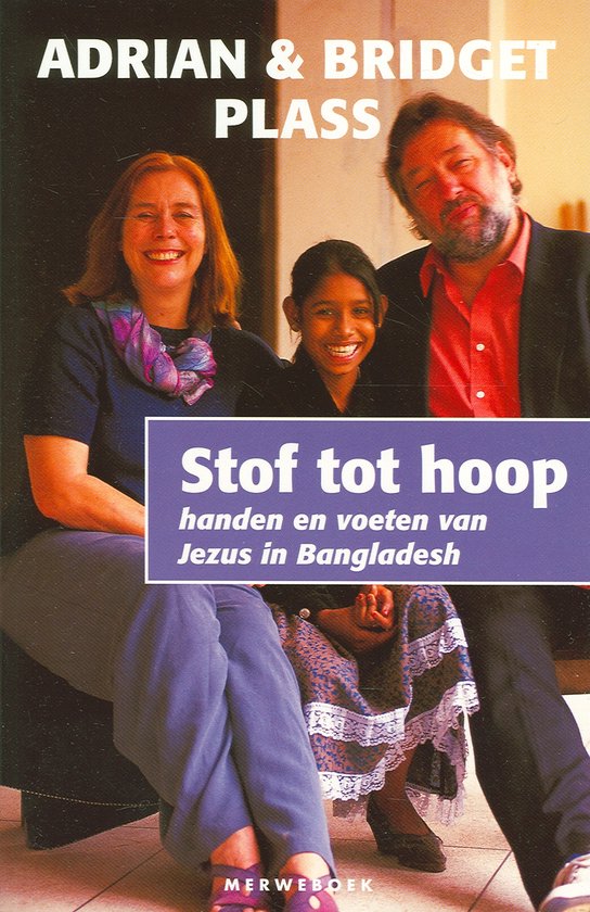 Adrian & Bridget Plass: Stof tot hoop. Drie personen kijken naar de camera.