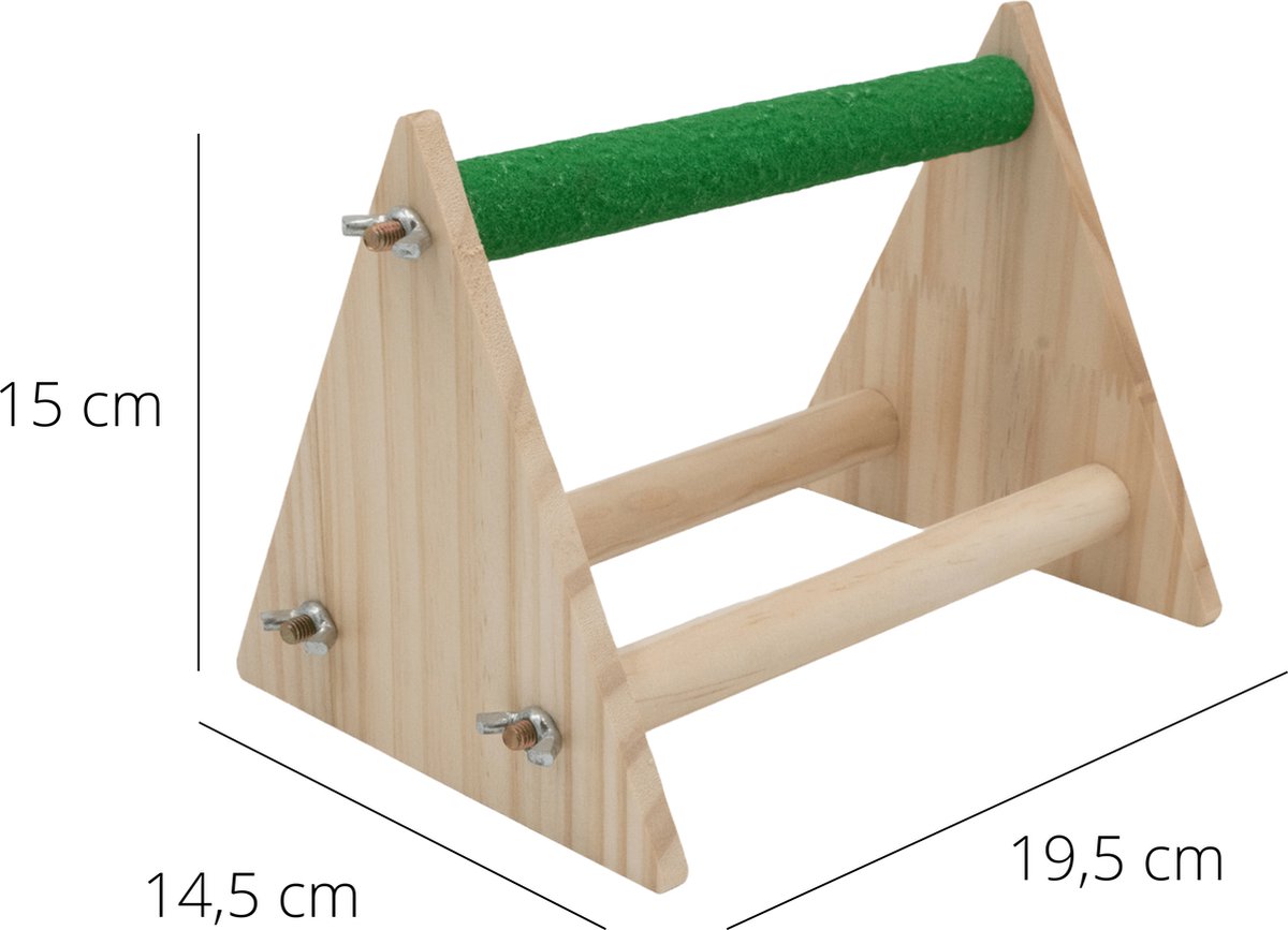 Kippen Die Onder Een Houten Ladder Staan In Een Kippenhok Met Vuile Muren Image273984689 Kippen Die Onder Een Houten Ladder Staan In Een Kippenhok Met Vuile Muren Image273984689
