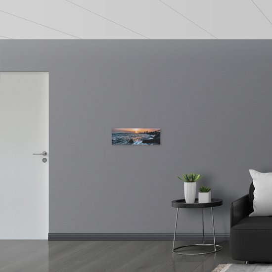 WallClassics - Drapeau - Lashing Waves Against Rocks at Sunset - 60x20 cm Photo sur Drapeau Polyester
