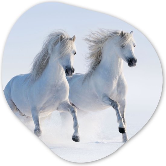 Een Realistische En Dynamische Illustratie Van Bruin Paarden Galopperen